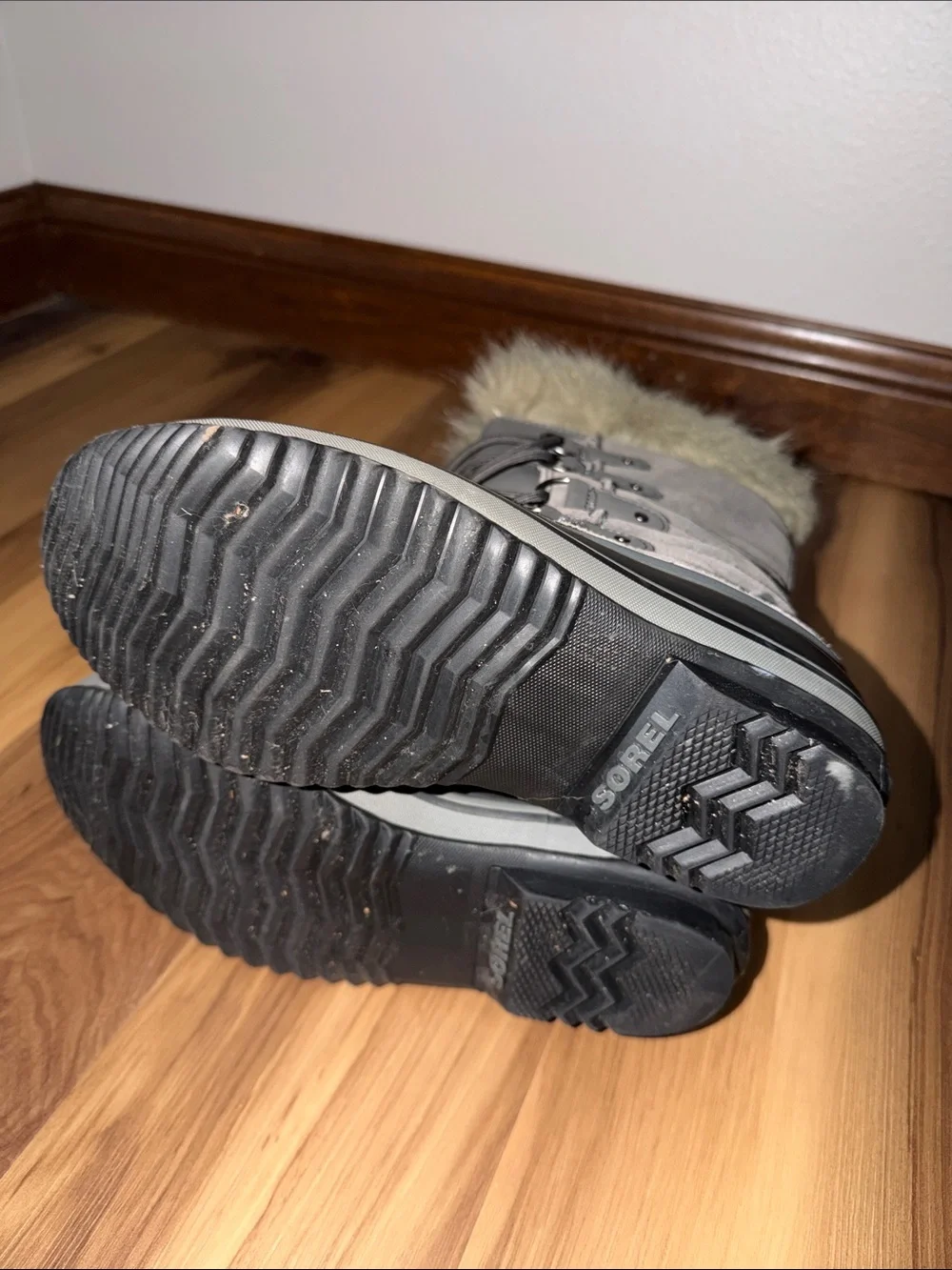 Sorel stylish grey